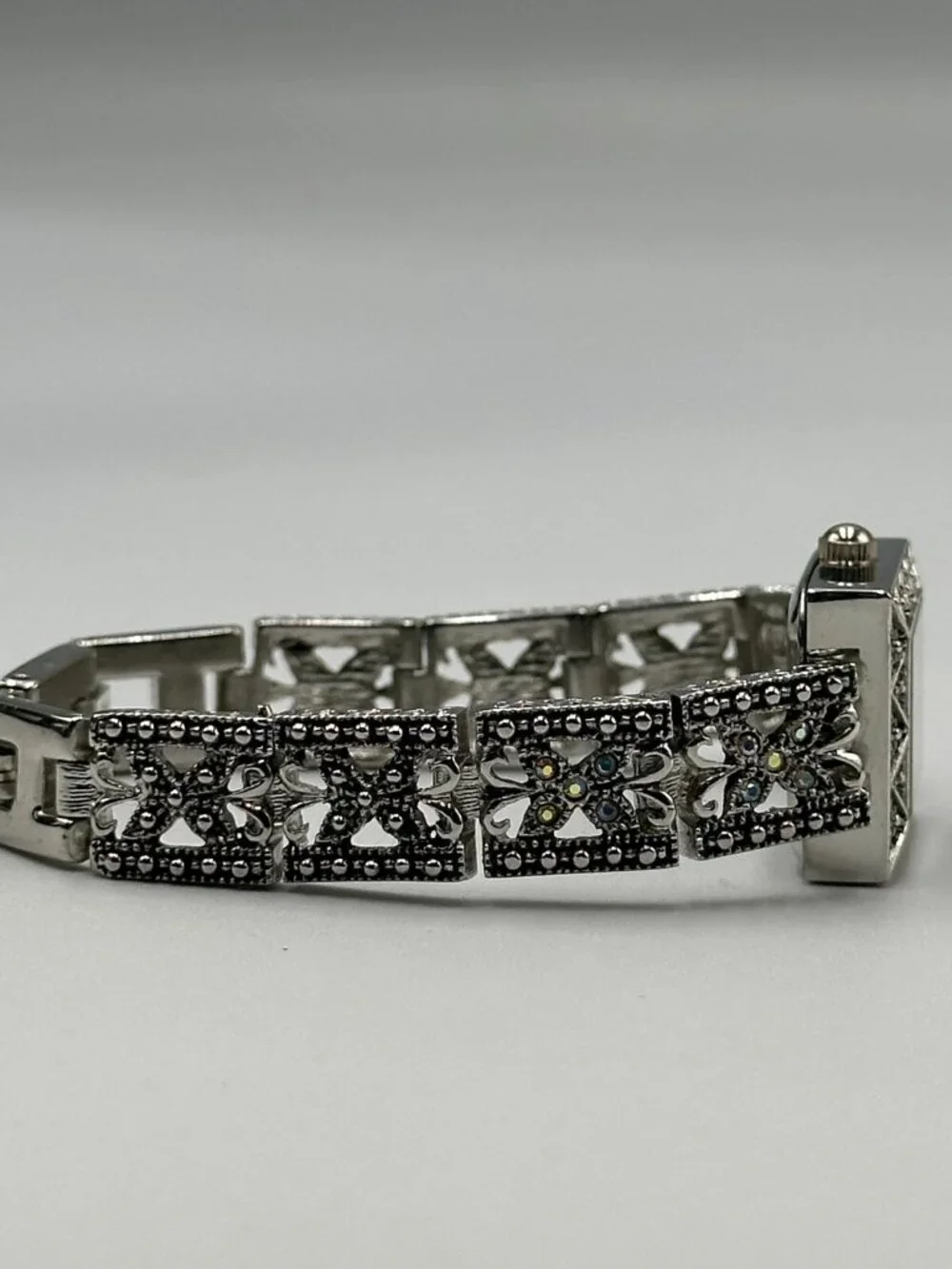 3/$30 Royalton Watch Women Silver Tone Rhinestone Accents Beige Dial 5.75”